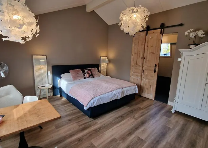 Bed & Breakfast De Droomhoeve 4*